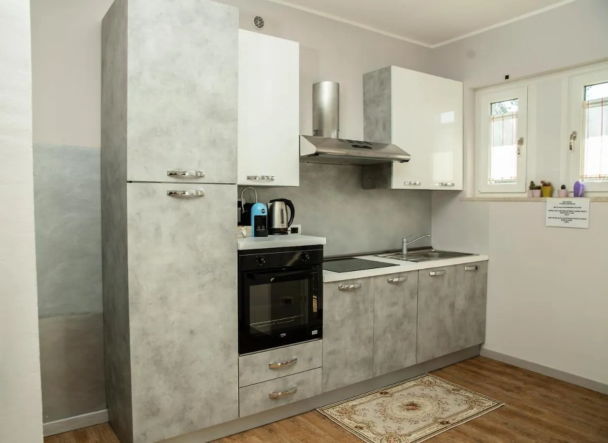 شقة Otta House Garda Lake كاستلْنْيوفو ديل غارد إيطاليا