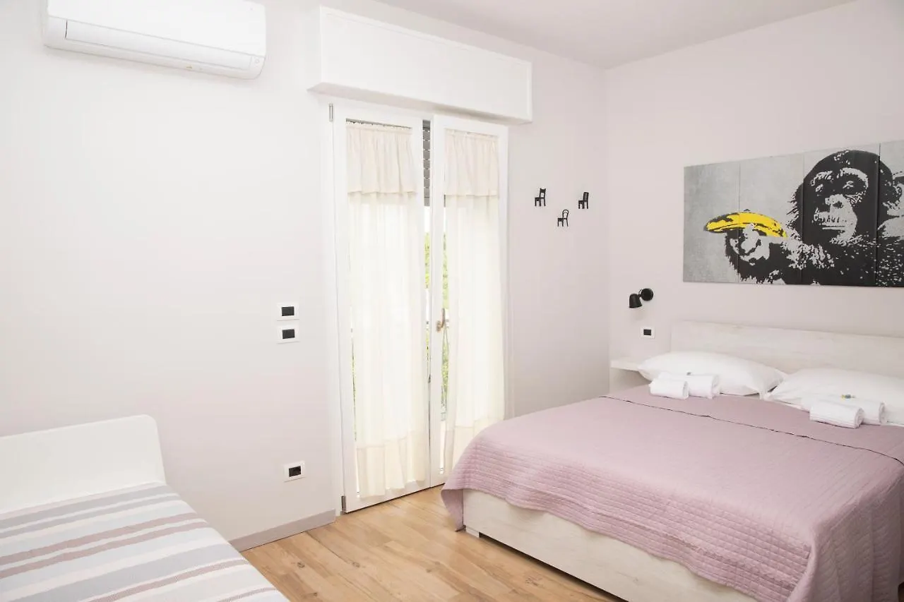 Otta House Garda Lake كاستلْنْيوفو ديل غارد 0*,