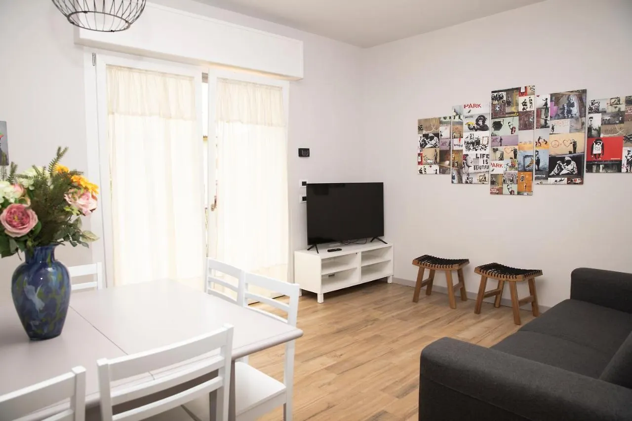 Otta House Garda Lake كاستلْنْيوفو ديل غارد إيطاليا