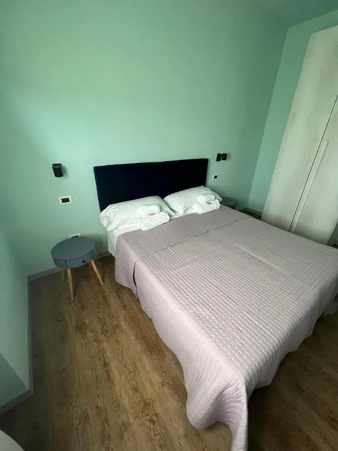 Otta House Garda Lake كاستلْنْيوفو ديل غارد 0*,
